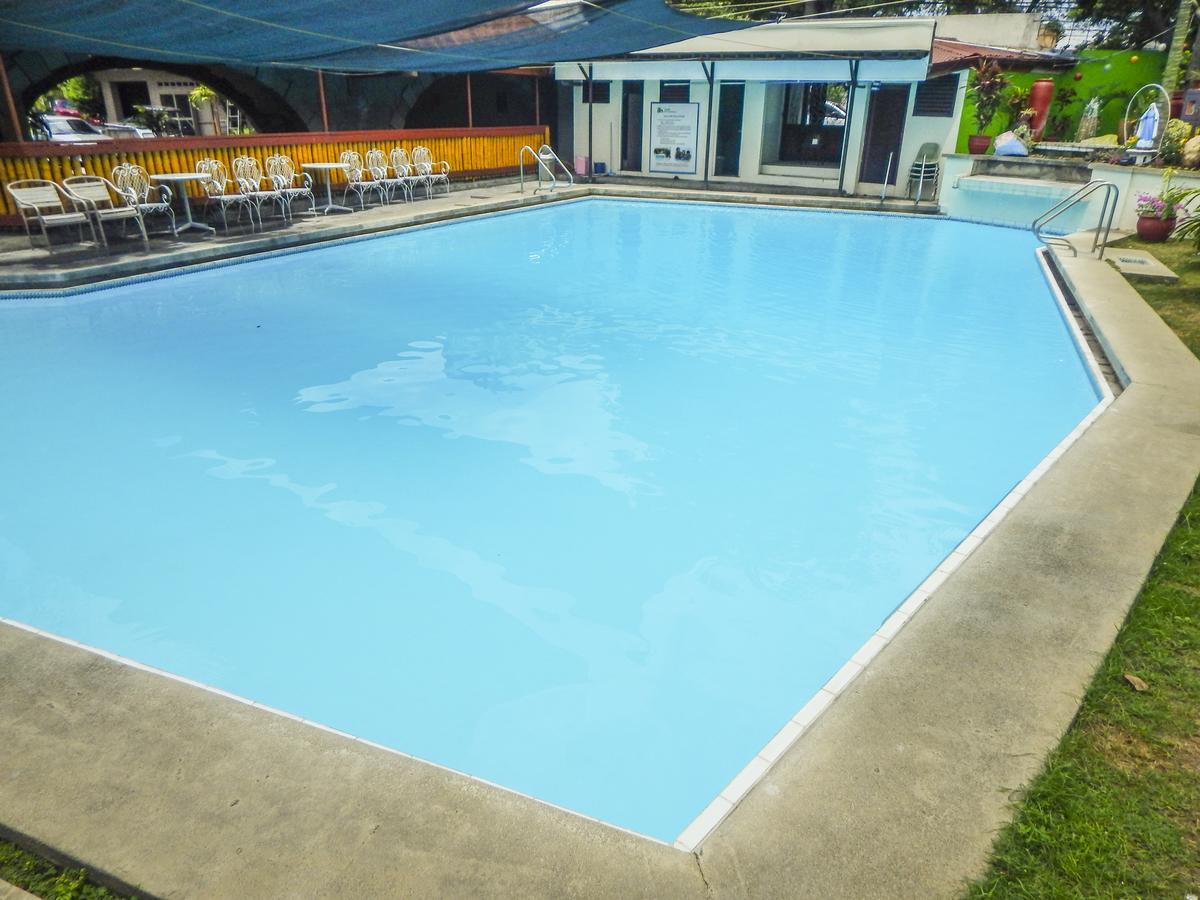 The Alpa Hotel And Restaurant Batangas Esterno foto