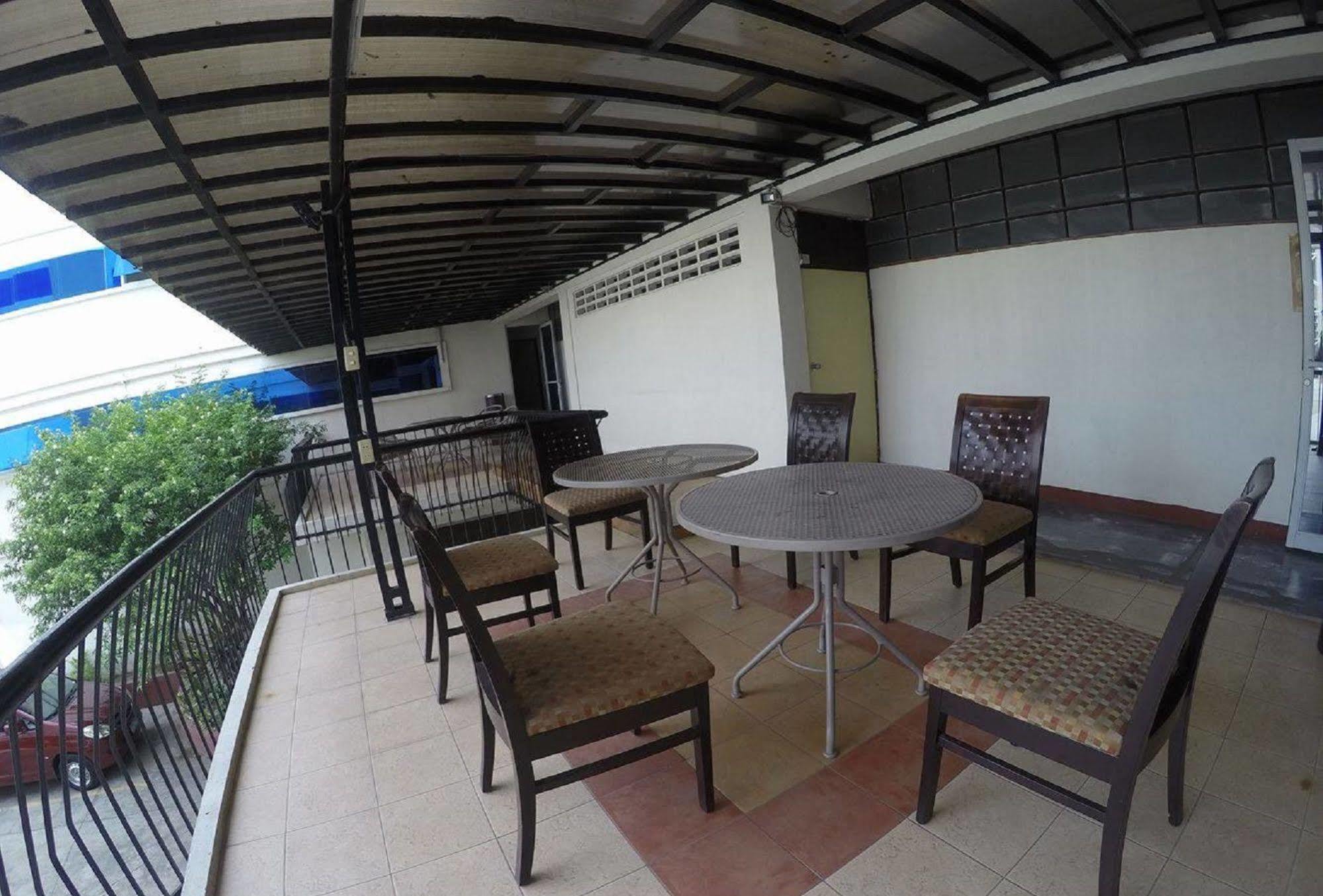 The Alpa Hotel And Restaurant Batangas Esterno foto