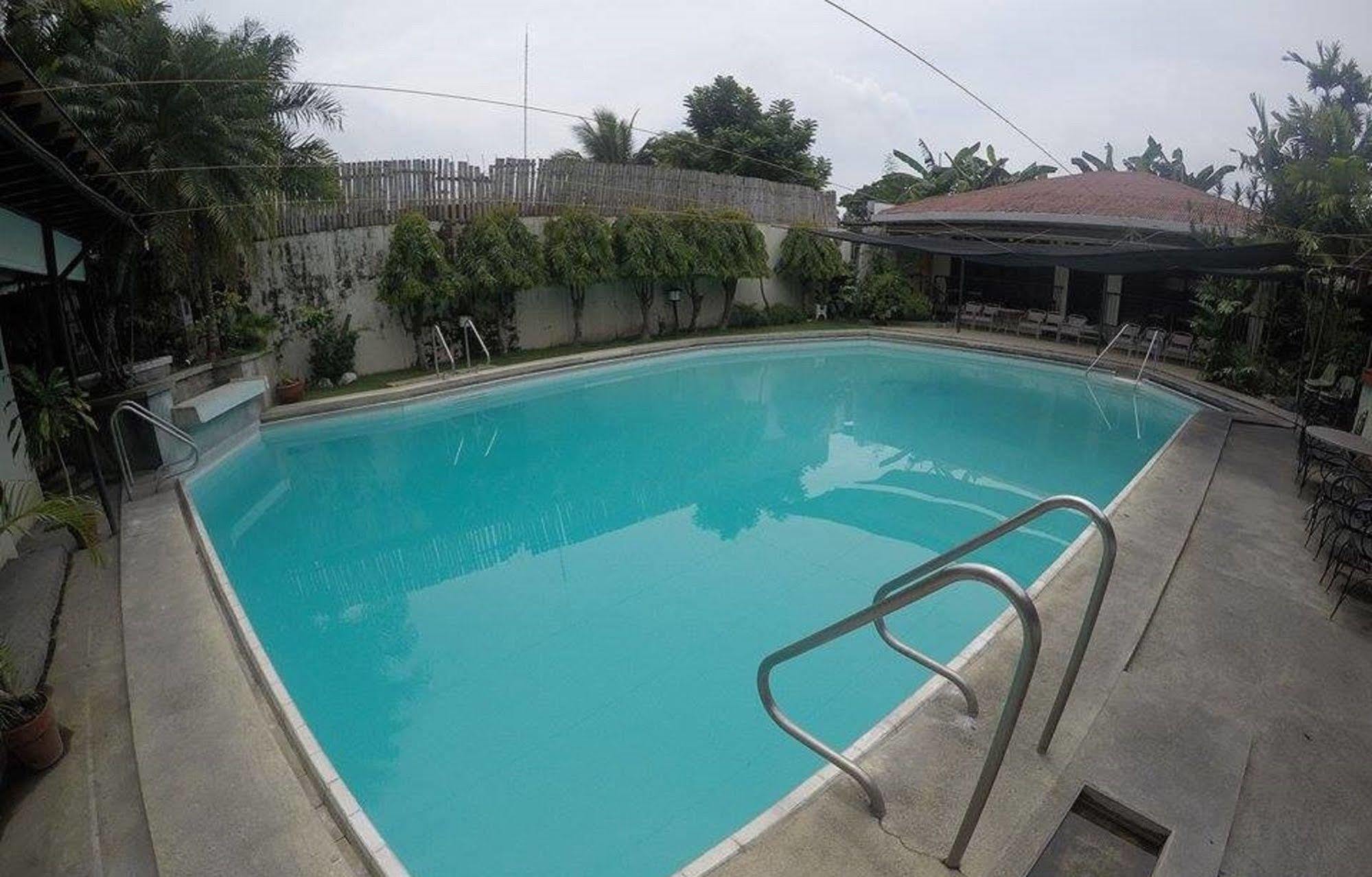 The Alpa Hotel And Restaurant Batangas Esterno foto