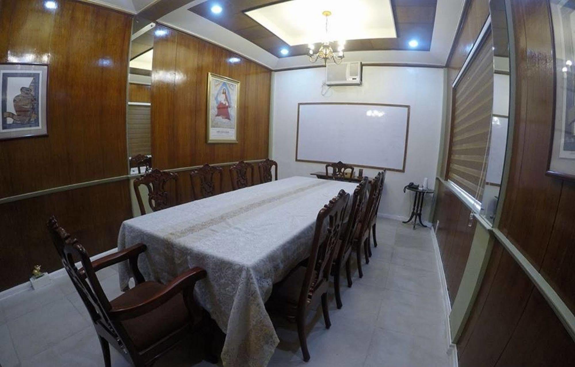 The Alpa Hotel And Restaurant Batangas Esterno foto